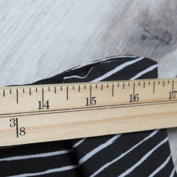 Croft & Barrow* Women's Long Tab Sleeve Button Down Curved Hem Blouse~ Size‎ XL - Picture 6 of 10